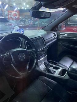 جیپ گراند شیرۆکی